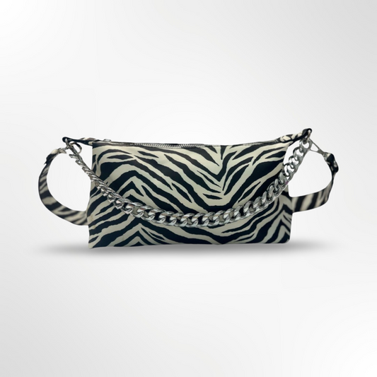 Bershka - Bandolera con cadena animal print  frente