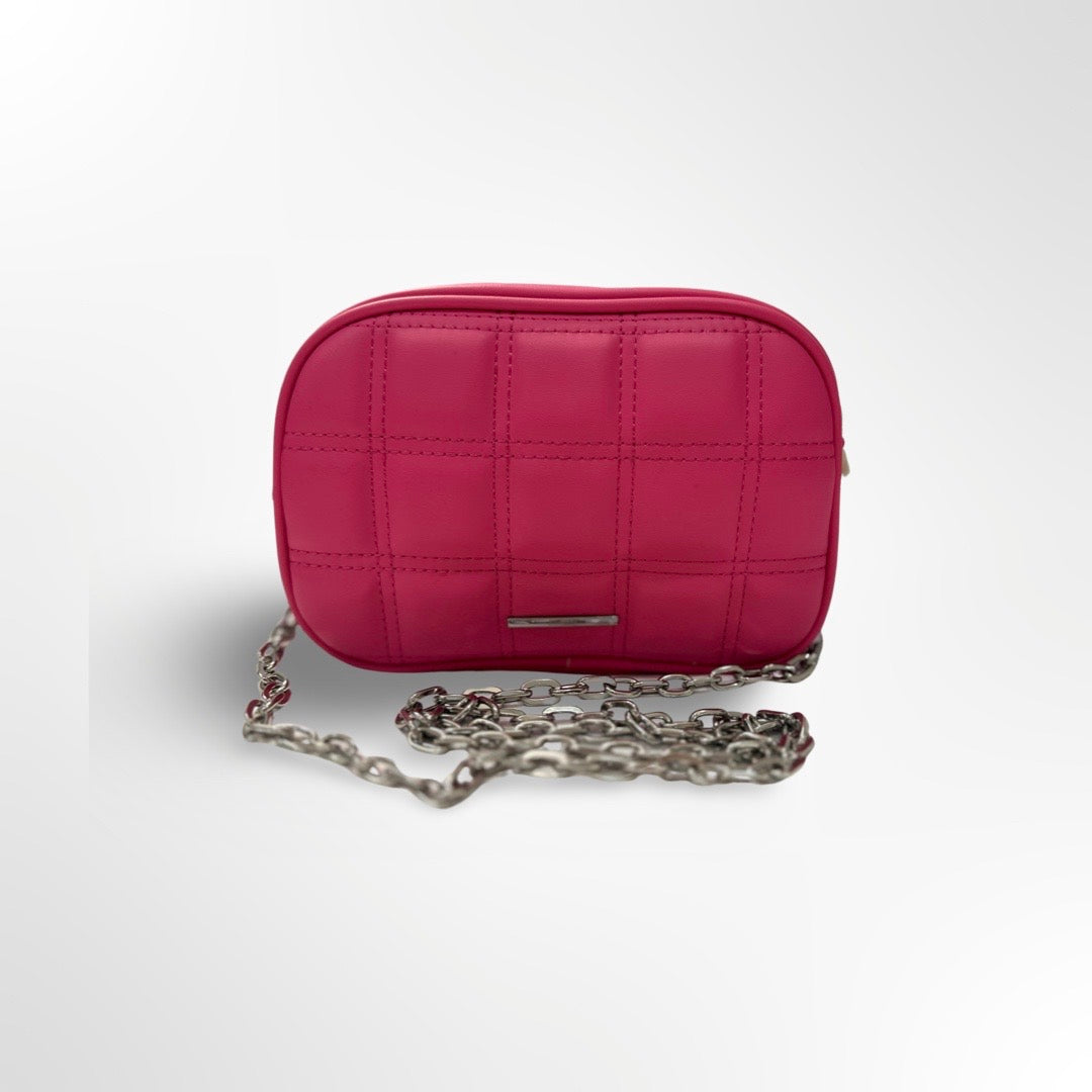 Bershka | Bolso fucsia con cadena frente