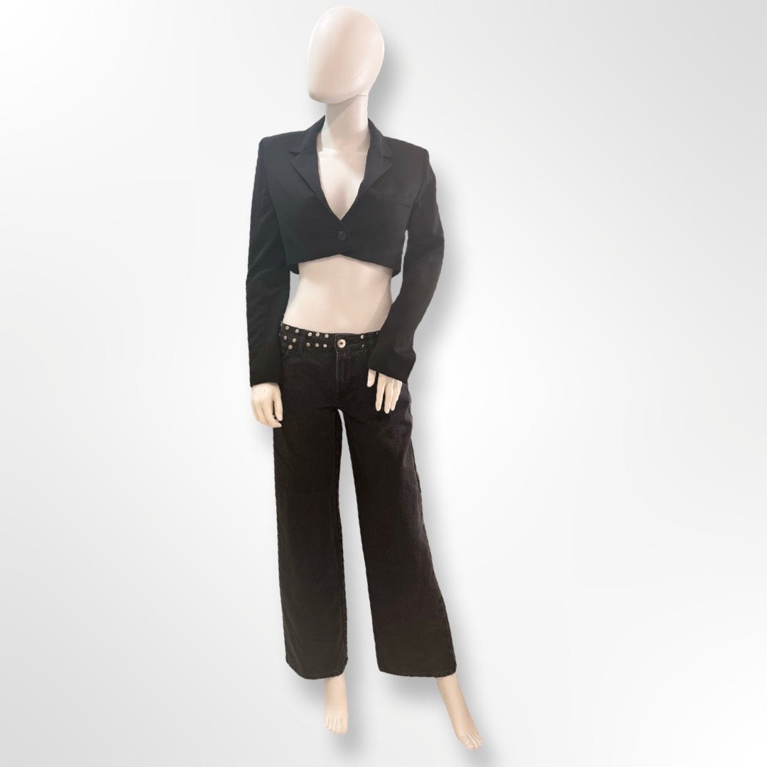 Jean  recto con cinturón con tachuelas