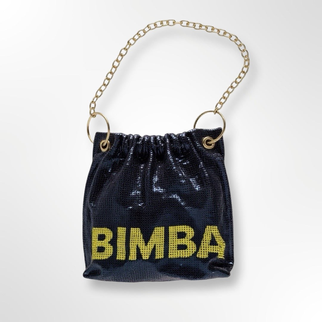 Bolso mini metalizado con cadena plateada
