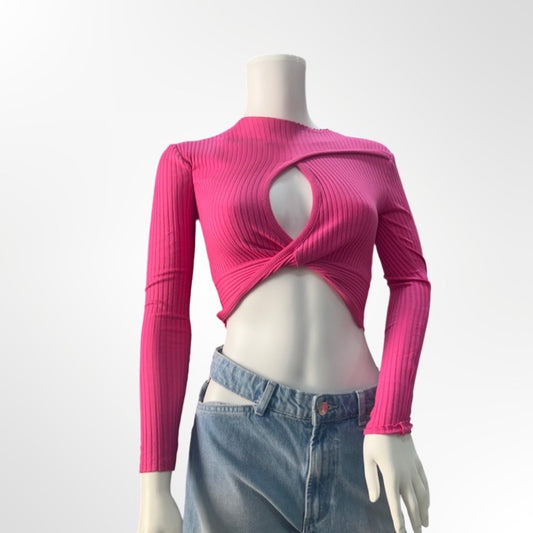 Zara - Camiseta crop abertura fucsia frente