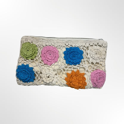 Stradivarius - Cartera de mano crochet cremallera atras